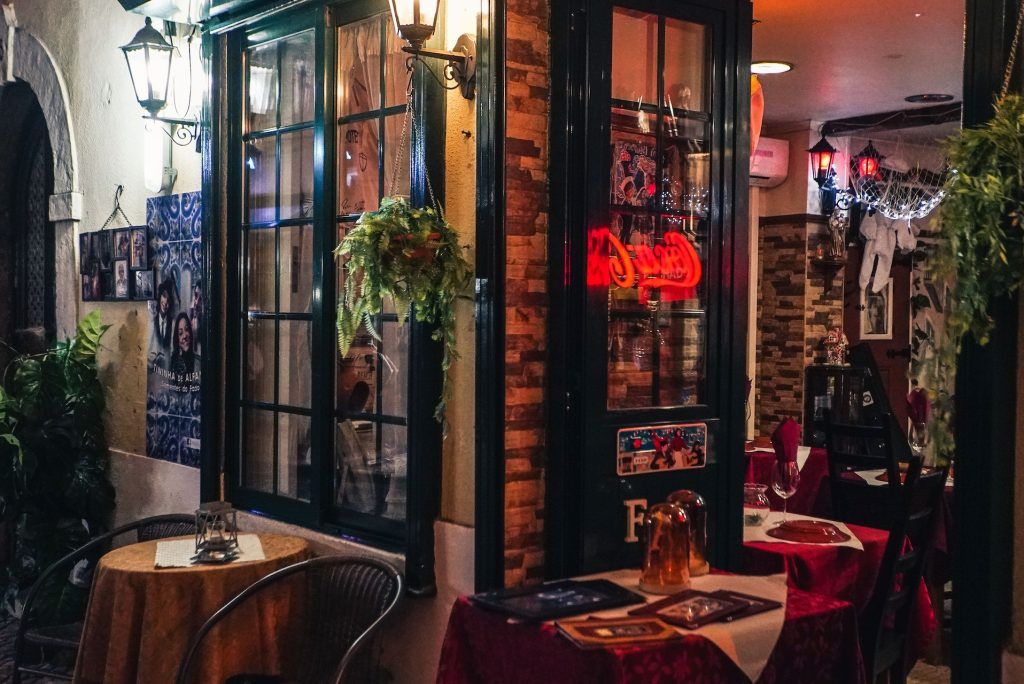 The Benefits of Swinging Doors for Your Restaurant PACE Business