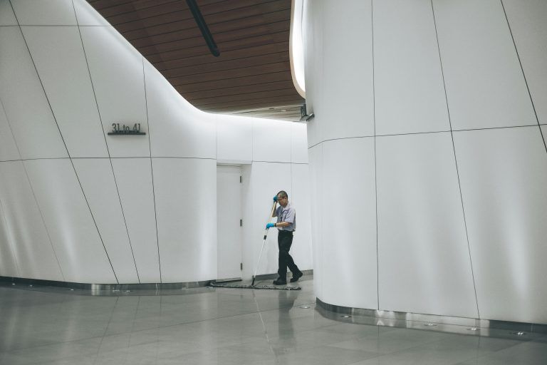 The Top Benefits of Hiring a Professional Commercial Office Cleaning Service