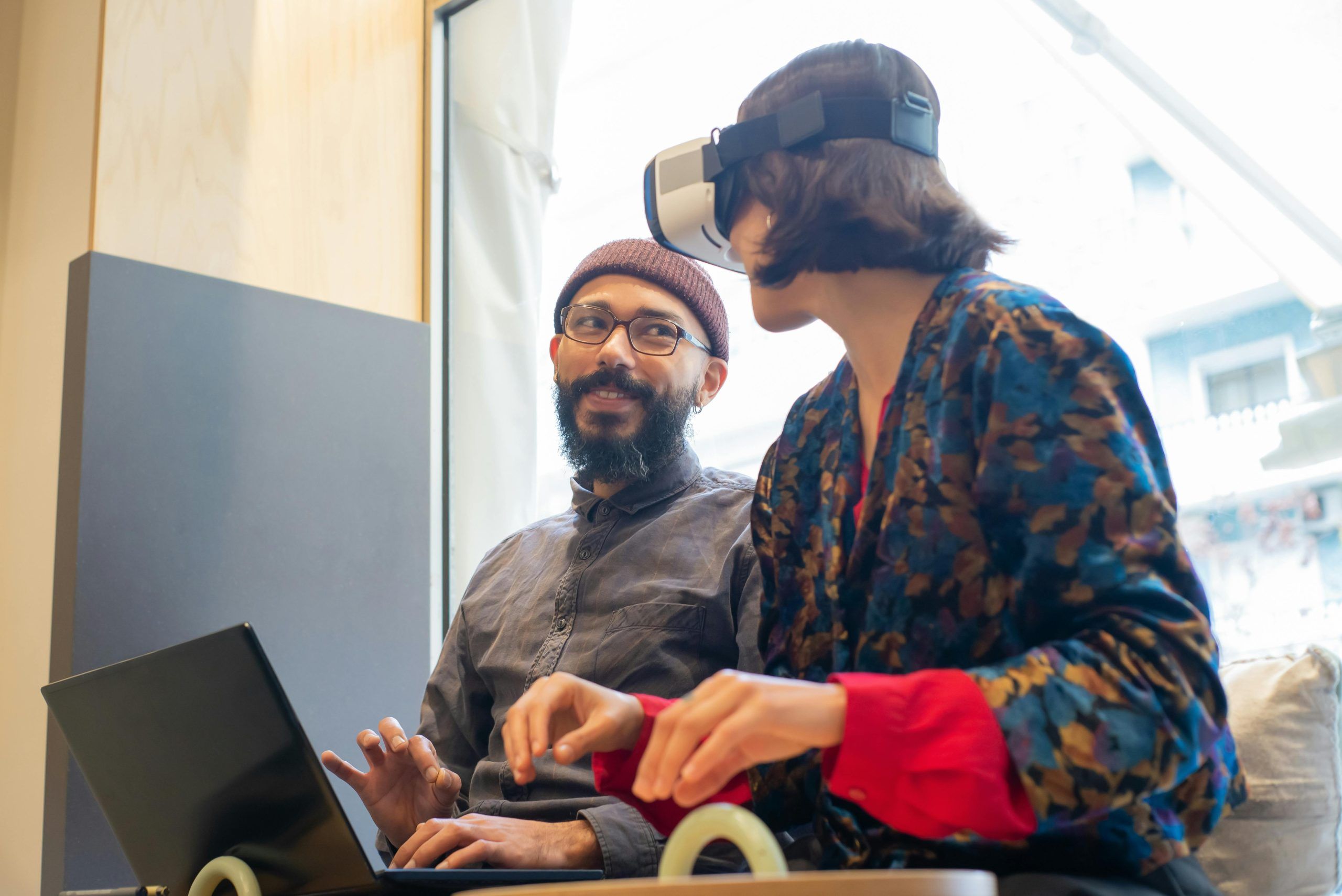 Own a business? Here's how VR headsets can increase your team's efficiency